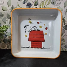 Peanuts Snoopy Fall Leaves Doghouse 9" x 9" Baking Brownie Pan Dish Casserole