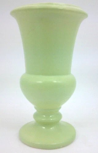 VINTAGE HULL 8" CLASSIC GREEN VASE/URN AMERICAN ART POTTERY USA MADE CIRCA 1930s