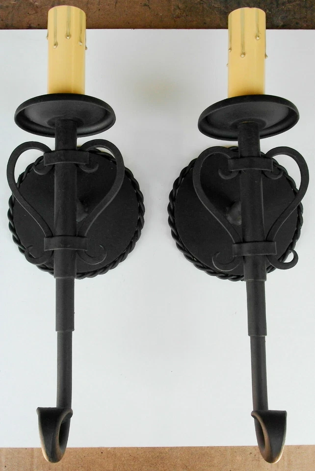 PAR DE LÁMPARAS APLIQUES DE PARED ESTILO AÑOS 20 HECHAS A MANO HIERRO FORJADO MISIÓN RENACIMIENTO ESPAÑOL Foto 3 de 4