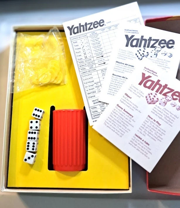Yahtzee Game Complete with Dice Chips Instructions Score Pad and Box 1998 - Image 2 of 4
