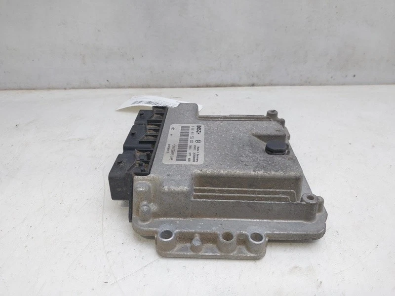 8200051608 centralina motore per RENAULT TRAFIC II AUTOBUS 1.9 DCI 100 8288909 - Immagine 2 di 4