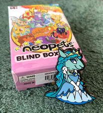 Neopets ROYAL KYRII Blind Box Pin with box and Unused Code NEW