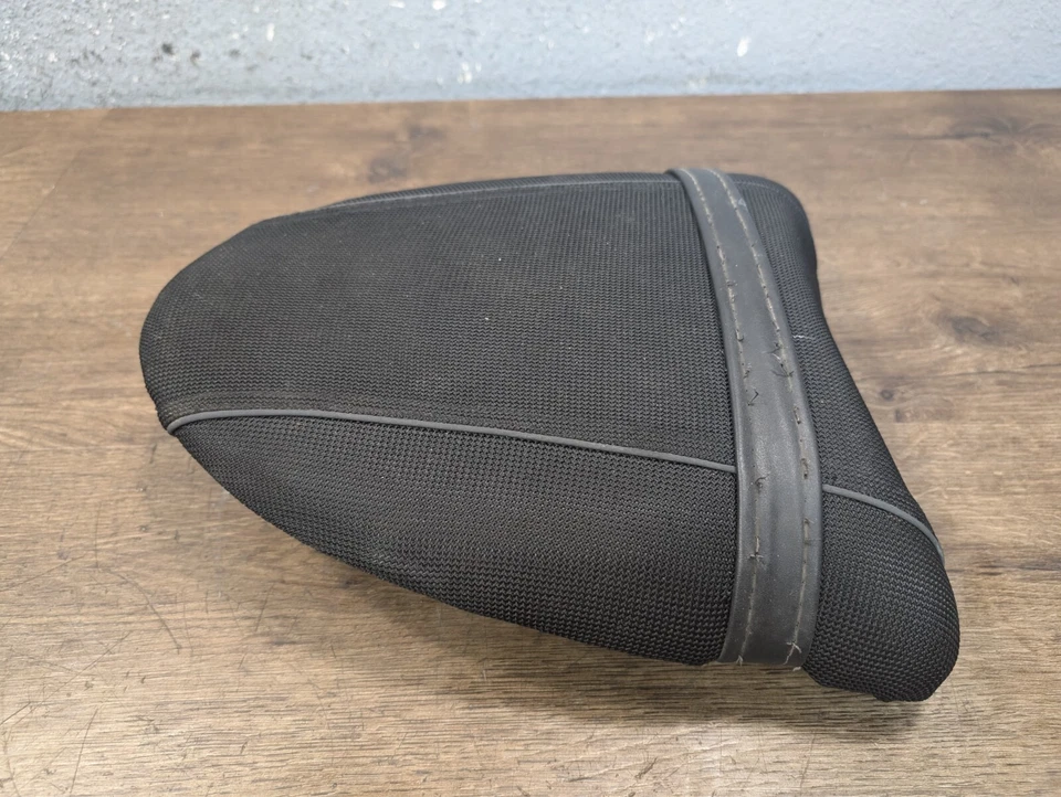 Kawasaki Ninja ZX10R 2005 OEM asiento trasero pasajero sillín - 53066-0047-MA Foto 3 de 4