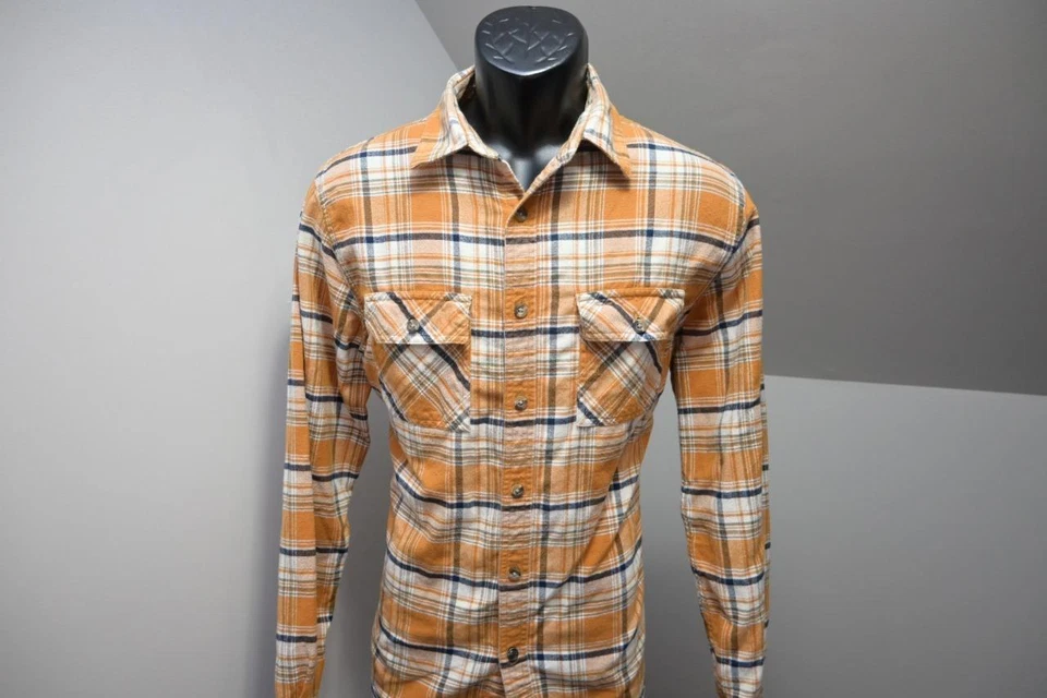 Camisa de franela con botones a cuadros caqui de montaña calce clásico para hombre talla mediana Foto 3 de 4