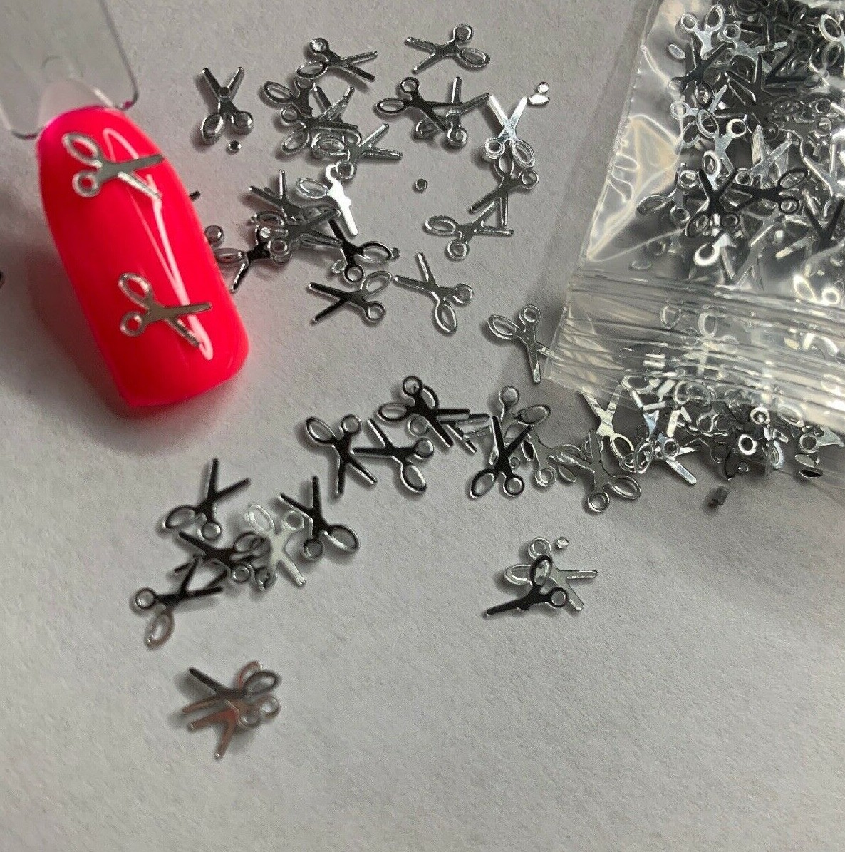 Metallic Glitter Scissors Shears 1 TSP for Gel & Acrylic Nail Art-image