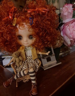 8''Middie Blyth Doll copper red explosive hair Matte face joint body Hand gesture