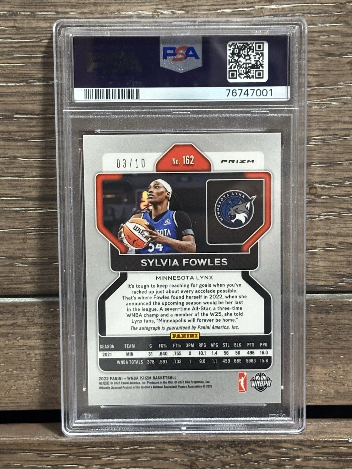 2022 Panini Prizm WNBA #162 Sylvia Fowles Gold #/10 Auto PSA 9 view 2