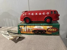 Coin Bank ERTL Texaco Doodle Bug 1934 Diamond T Tanker Model Die Cast Series #11
