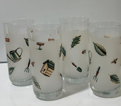 Set Of 4 Pfaltzgraff Naturewood Frosted Drinking Glasses/Tumblers. 3''W x 6¼''H.