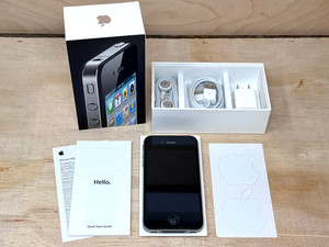 Lot IPhone 4, 4S, 5C Avec Boîtes - Pour Pièces Ou Réparation - Vintages