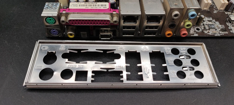 Mainboard ASUS A8N-SLI Deluxe nForce SLI Sockel 939, AMD Athlon 3500+, 2GB DDR1 - Bild 4 von 4