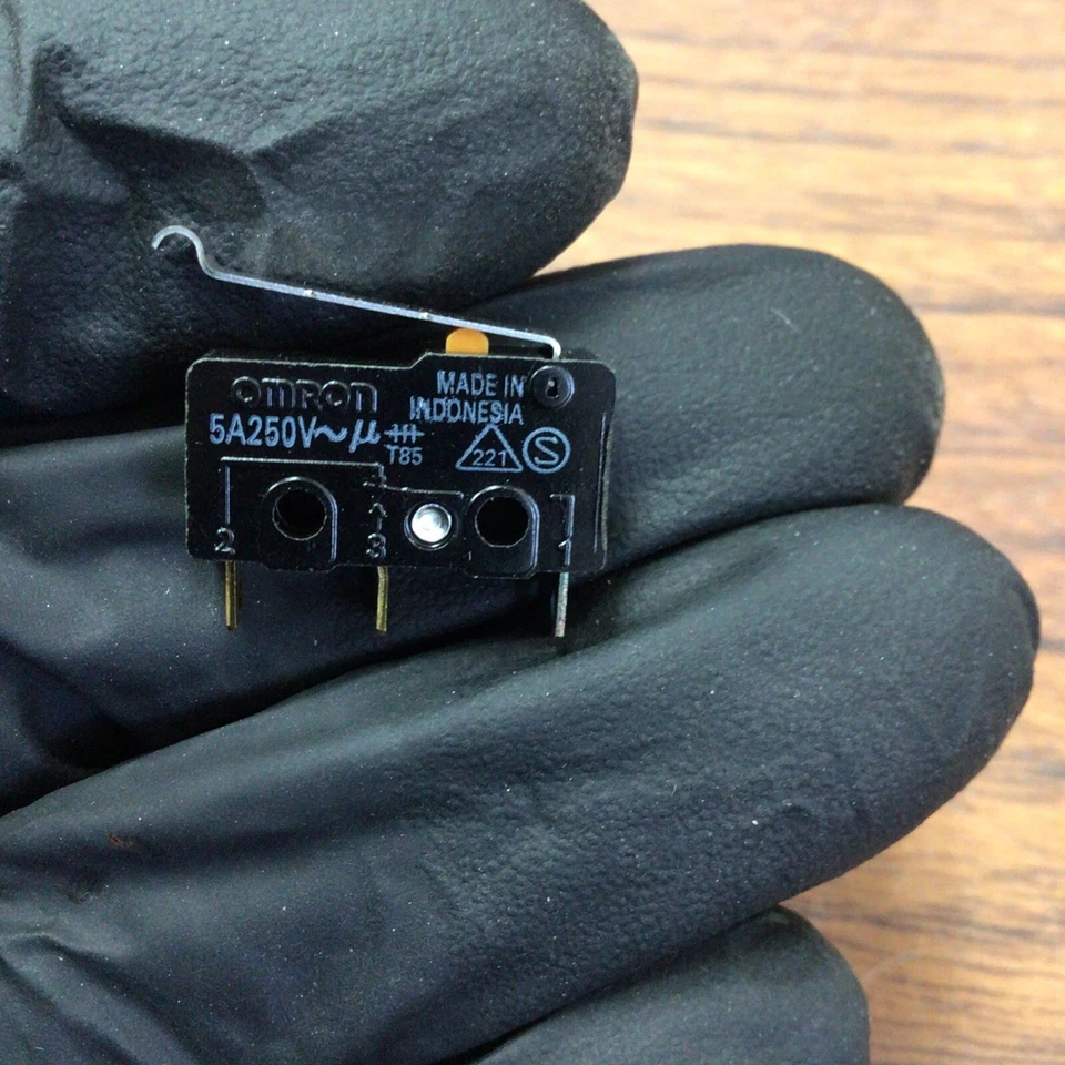 10-PCS Omron Micro Limit Switch SS-5GL13 Curved Tip Lever 5A 125VAC (TA39MS) - Image 2 of 4