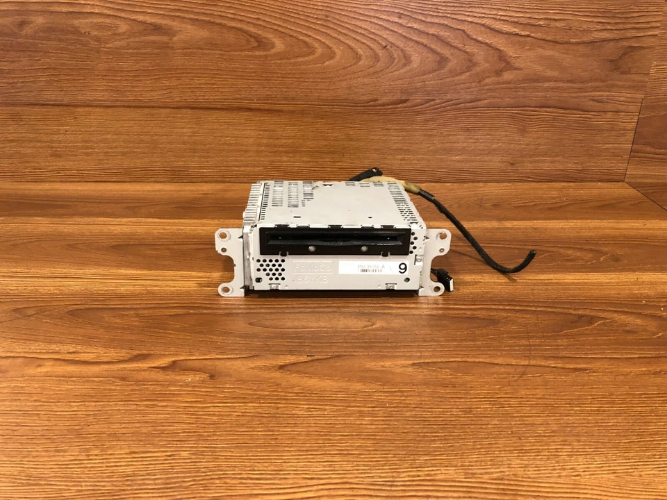 Ford Mustang 2011-2014 estéreo CD AM FM reproductor de radio receptor sin navegación OEM Foto 2 de 4