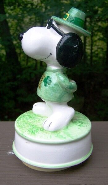 VINTAGE PEANUTS SNOOPY JOE COOL CERAMIC IRISH ST PATRICK'S VINTAGE PEANUTS SNOOPY JOE COOL CERAMIC IRISH ST PATRICK'S