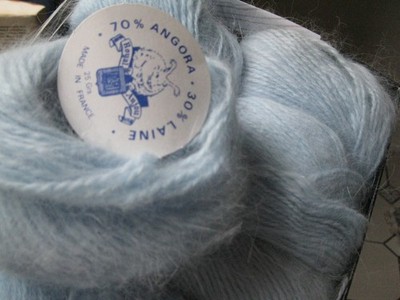 250gr Royal Anjou Französische Hochflausch Angora Wolle 70% Hellblau