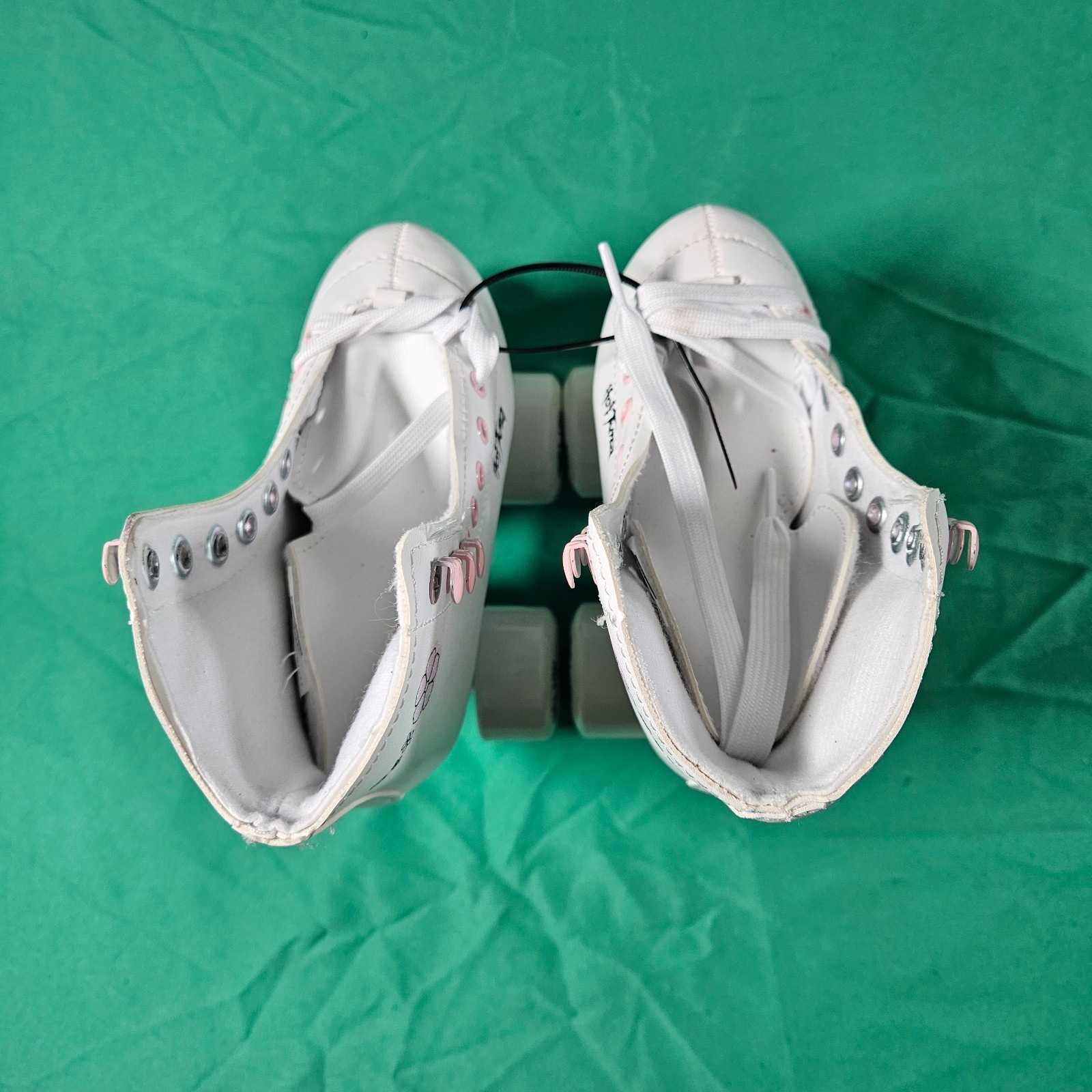 Hot Tuna Kids Roller Skates UK C11 EU 29 White Pink Quad Skates Girls image 3