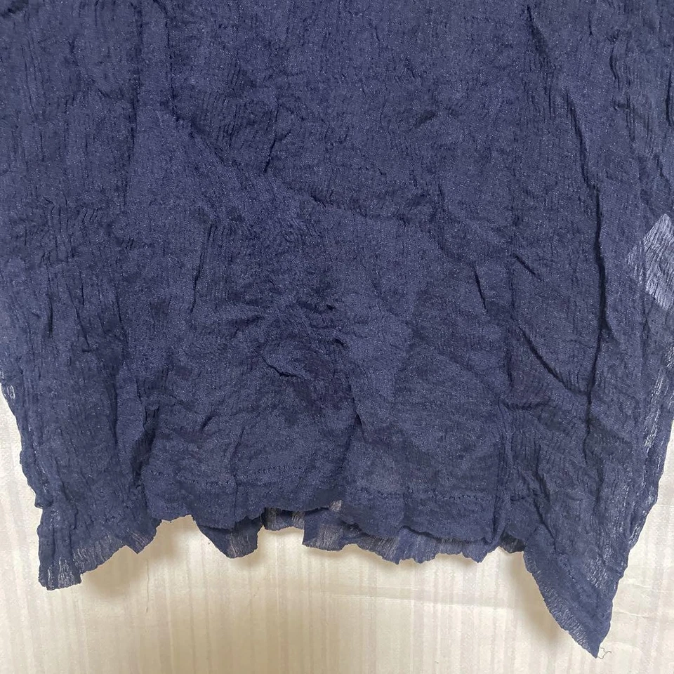 TOP USADO PERMANENTE ISSEY MIYAKE MANGA LONGA EM MARINHA ENRUGADA ACEITÁVEL - Imagem 4 de 4