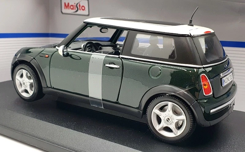 Maisto 1/18 Scale Diecast 31656 - MINI Cooper Sun roof - Green - Image 2 of 4