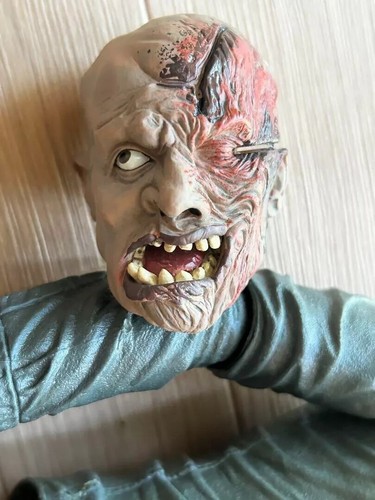 Neu im Karton ~ NECA Jason Voorhees FRIDAY THE 13TH Final Chapter Figur 18" 1/4 Scale - Bild 5 von 12