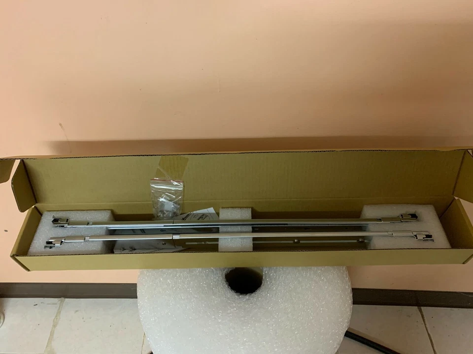 NEW IBM 01GY640 1GY640  Tool Less Blade Slide Rail Kit  - Image 3 of 3