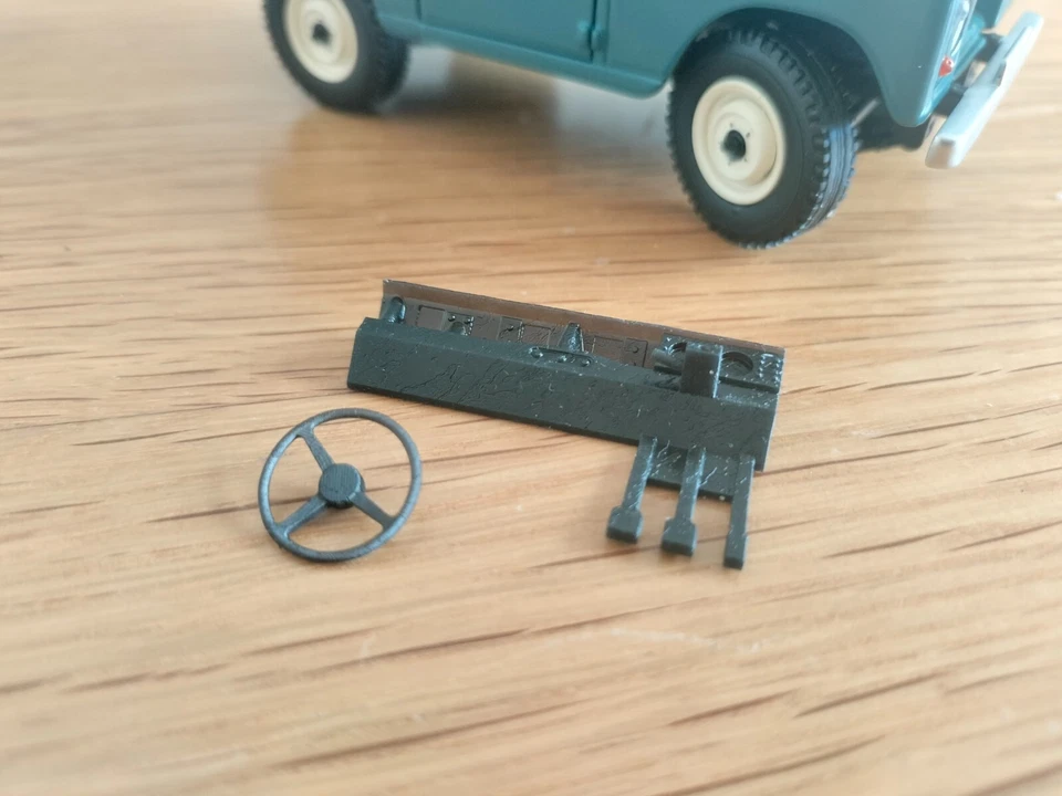 Marge Models Land Rover Right Hand Drive RHD Dashboard 1:32 - Image 2 of 4