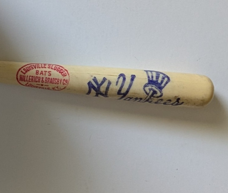Three Vintage Louisville Slugger Plastic Mini Bats NY Yankees, Robin Yaunt