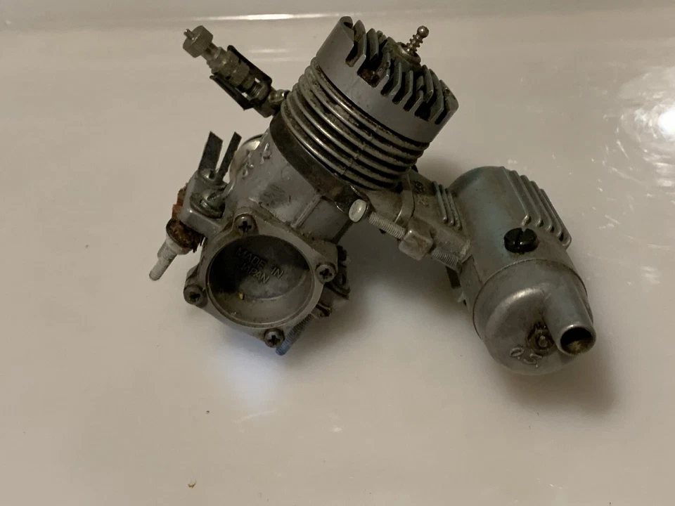 O.S. Max 25 rc motor gira tiene algo de compresión no probado vintage Foto 4 de 4