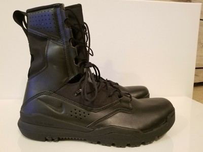 nike boots size 14