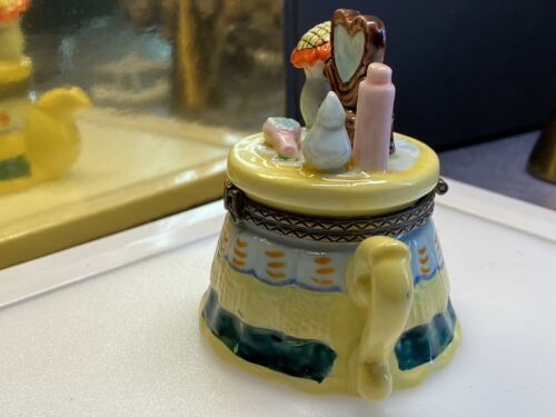 Vintage Miniature Hand Painted Resin Teapot Dressing Table Accessories - Picture 5 of 11