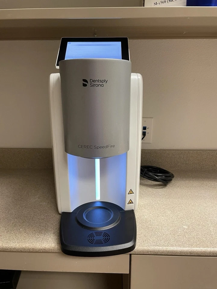 Horno SpeedFire Dentsply Sirona CEREC, menos de 20, ligeramente usado Foto 2 de 4