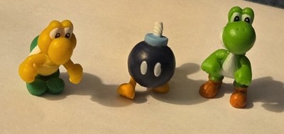 Lot of 3  2007 Super Mario Mini Figure 1.75'' KOOPA TROOPA 1.25'' Bob-omb 2'' YOSHI