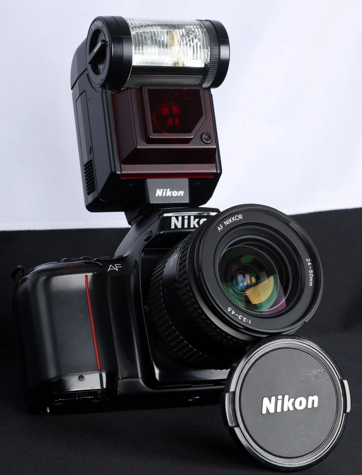 Nikon F-601 QD 35mm Film AF SLR + AF Nikkor 24-50/3.3-4.5 Lens & SB-20 Flash Kit - Image 3 of 4