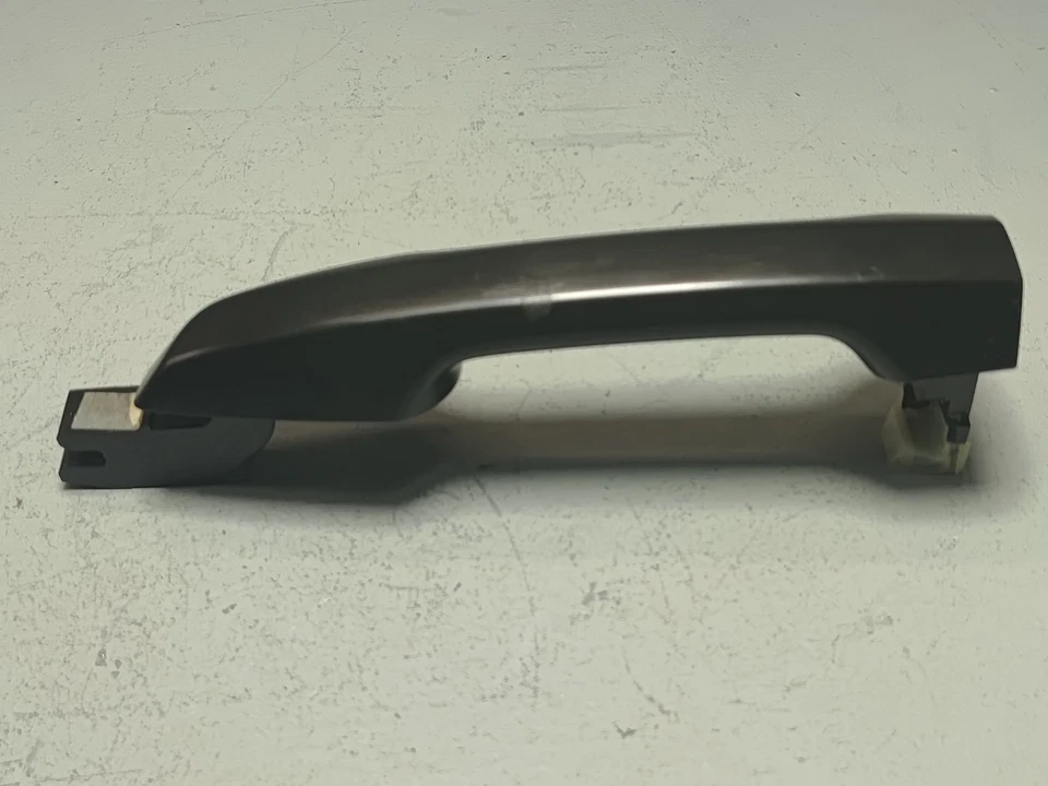 Manija exterior de puerta de pasajero delantera o trasera Honda CR-V 2017-2022 FABRICANTE DE EQUIPOS ORIGINALES Foto 2 de 4