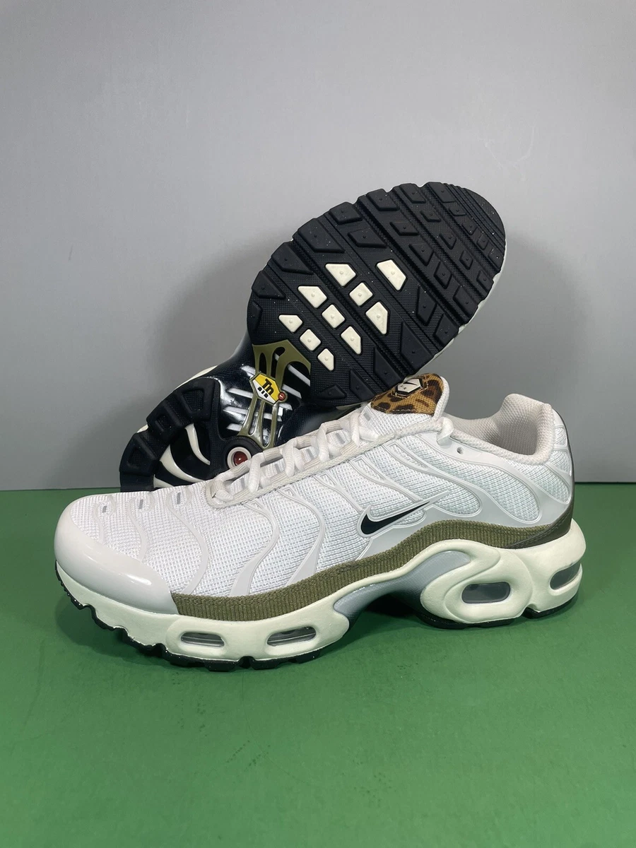 Air max plus clearance womens white and black