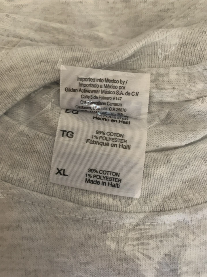 Fallout 3 GameStop Launch Kit Promo T-Shirt Sticker Pin Survival Guide Bethesda - Image 4 of 4