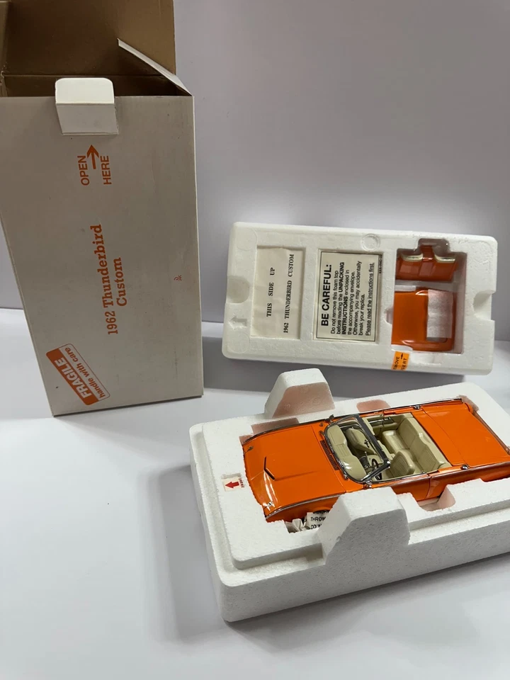 Ford Thunderbird 1962 Danbury como nuevo personalizado 1:24 diecast convertible — naranja raro Foto 2 de 4