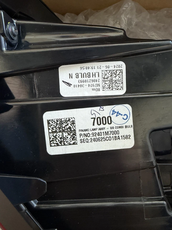 Левый внешний задний фонарь в сборе 19–24 Kia Forte от оригинального производителя 92401M7000 - Изображение 3 из 4