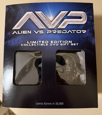 AVP Alien Vs Predator Limited Edition DVD Gift Set With Trading Cards