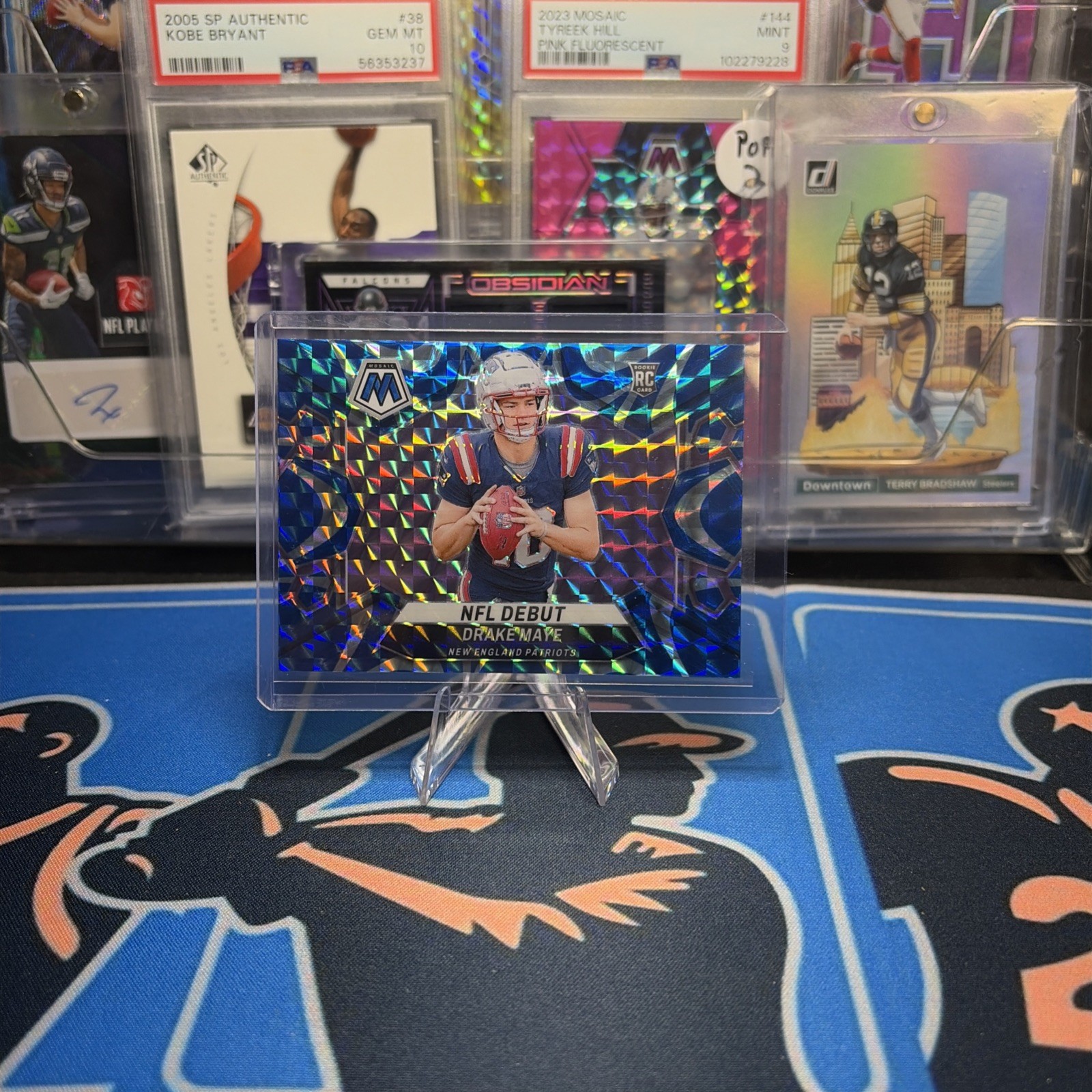 2024 Panini Mosaic - NFL Debut Drake Maye #273 Reactive Blue Mosaic Prizm (RC)