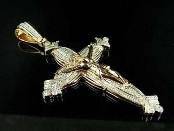 Colgante redondo con cruz de Jesús para hombre enchapado en oro rosa de 14 quilates de 1,55 quilates creado en laboratorio Foto 2 de 4