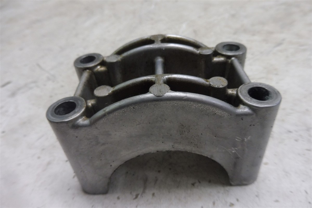 1980 Kawasaki KZ1000 Shaft Drive KM233-1. Engine crankshaft clamp