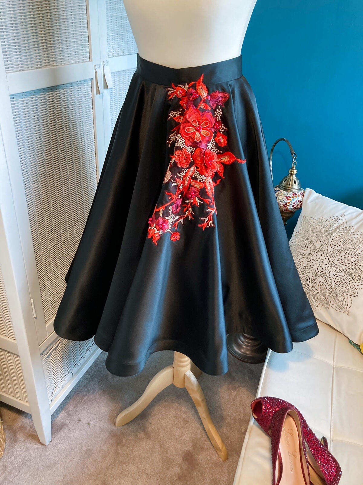 Double Circle Christmas New Years Skirt Black/Red Flower Tulle 50’s Style Satin image 6
