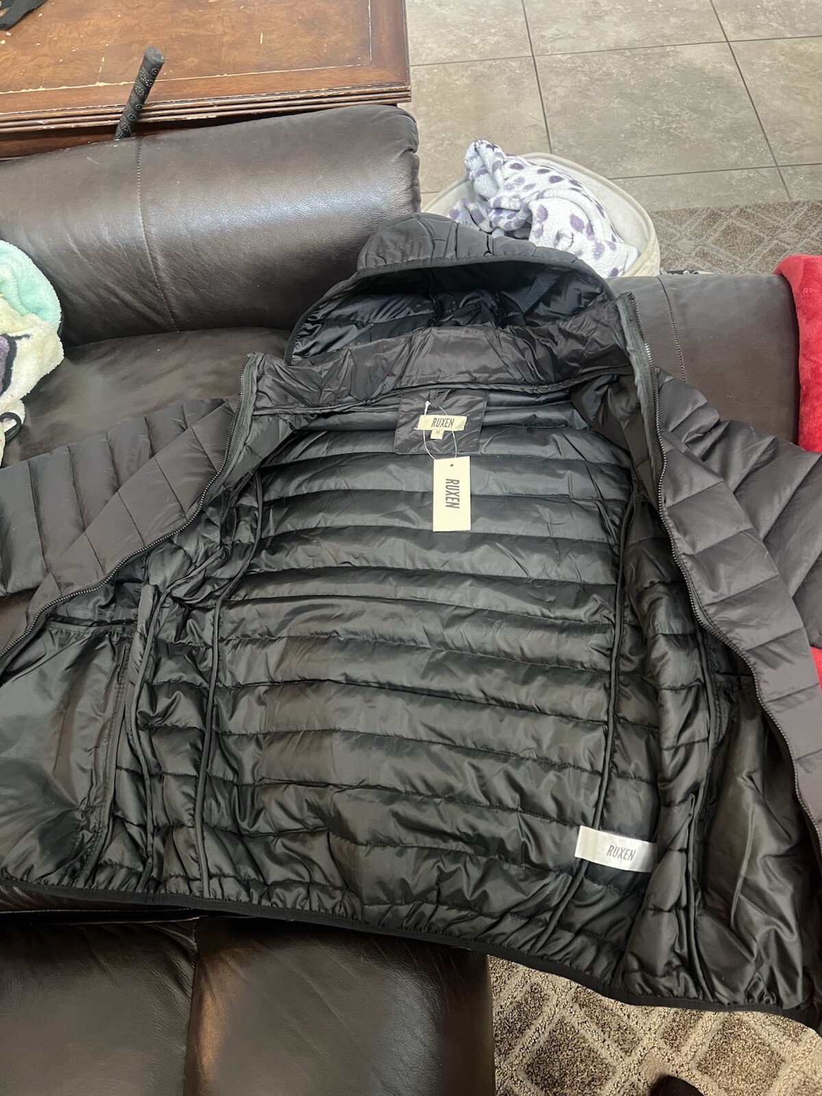 Ruxen Black Puffer Jacket in Medium Size for Men and Women