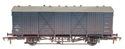 Dapol 4F-014-038 BR Fruit D Blue W38130 Weathered OO Gauge - Tracked 48 Post - Picture 2 of 9