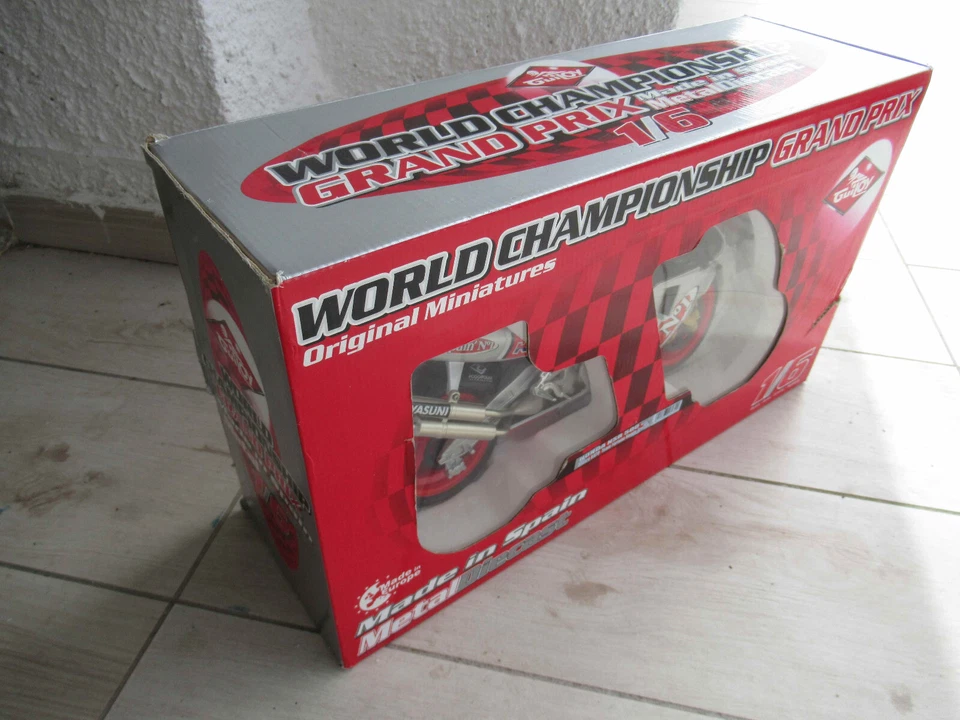 GUILOY 1:6 HONDA NSR 500 Daijiro KATO-Team Fortuna Honda Gresini NRFB - Immagine 3 di 4