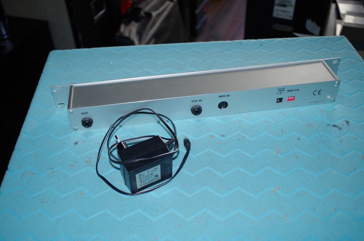 FAT Freebass FB 383 Analog Bass Synth (303 Clone) | eBay
