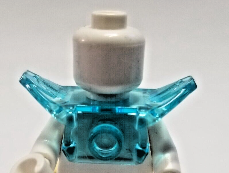 LEGO Ninja Minifigure Trans Light Blue Shoulder Armor Ninjago