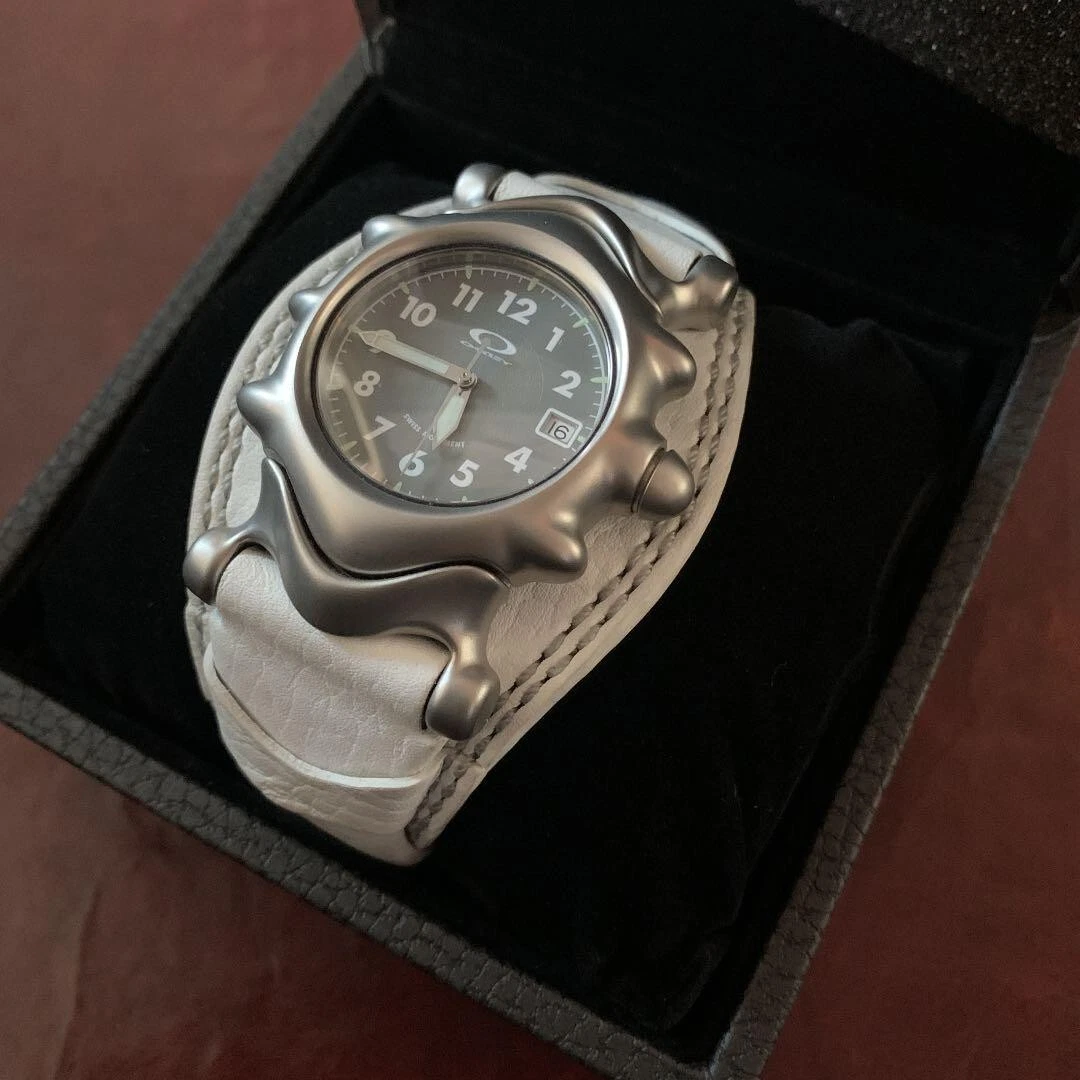 oakley Wristwatch saddleback mens watch white silver leather belt