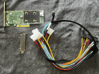 Broadcom HBA 9500-8i Tri-Mode IT-Mode Adapter SAS with SFF-8654 SFF-8482 cable