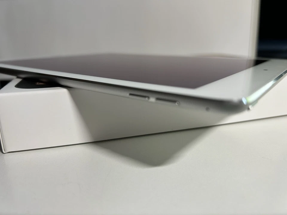 Apple iPad Air 2 64GB, WLAN, 24,64 cm, (9,7 Zoll) - Silber, Top Zustand  - Bild 3 von 4